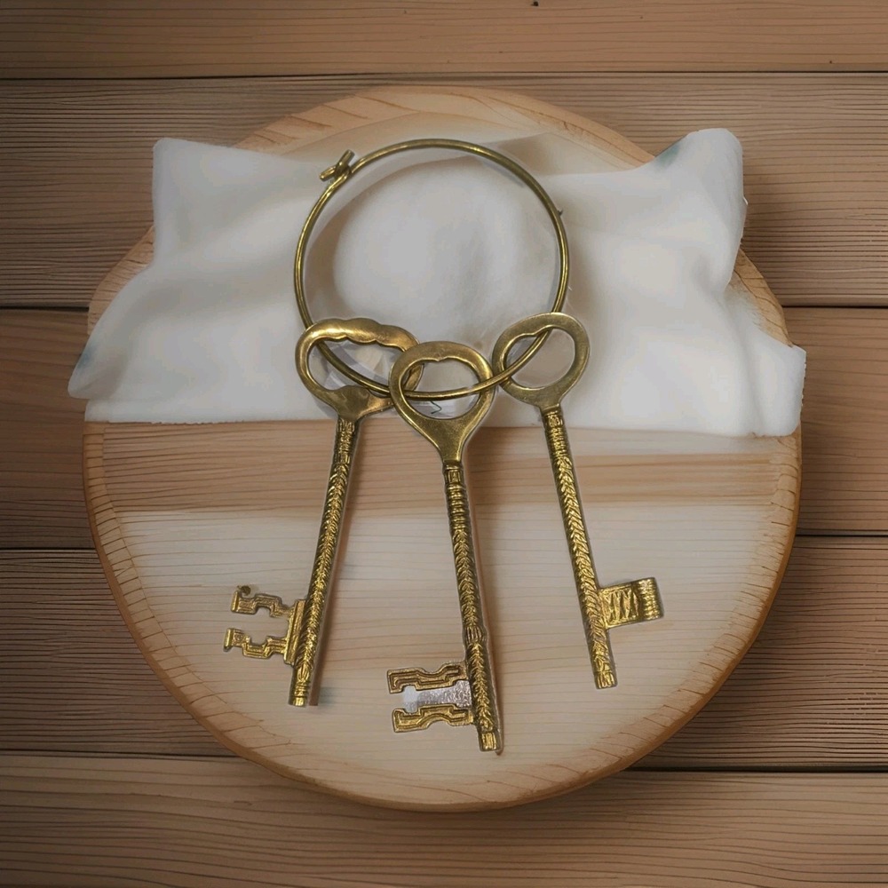 Brass Skeleton Keys On Ring Ornate Decorative Wall Decor Large Keys Golden